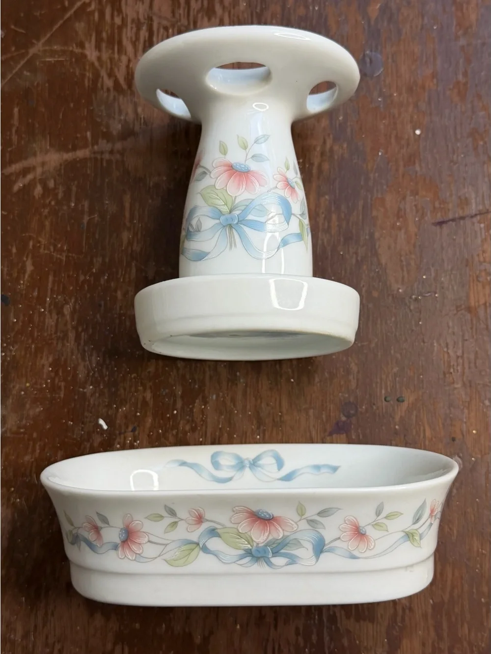 Princess House Exclusive Floral Ribbon Soap Dish & Toothbrush Holder